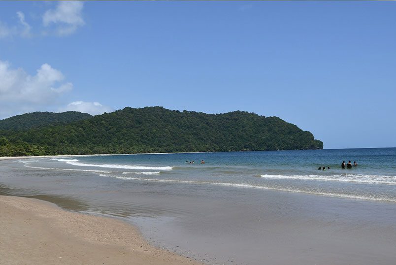 Las Cuevas Beach skyline